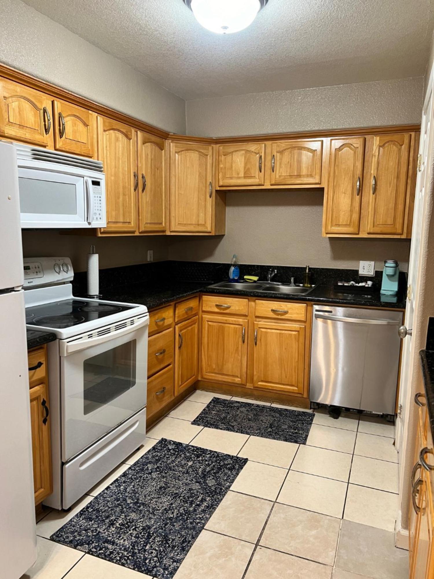 Quiet 1Bed,1Bath Condo With Free Parking Fresno Bagian luar foto